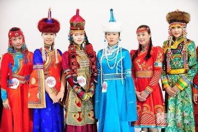 文遗故事;蒙古族服饰靓丽的一面。